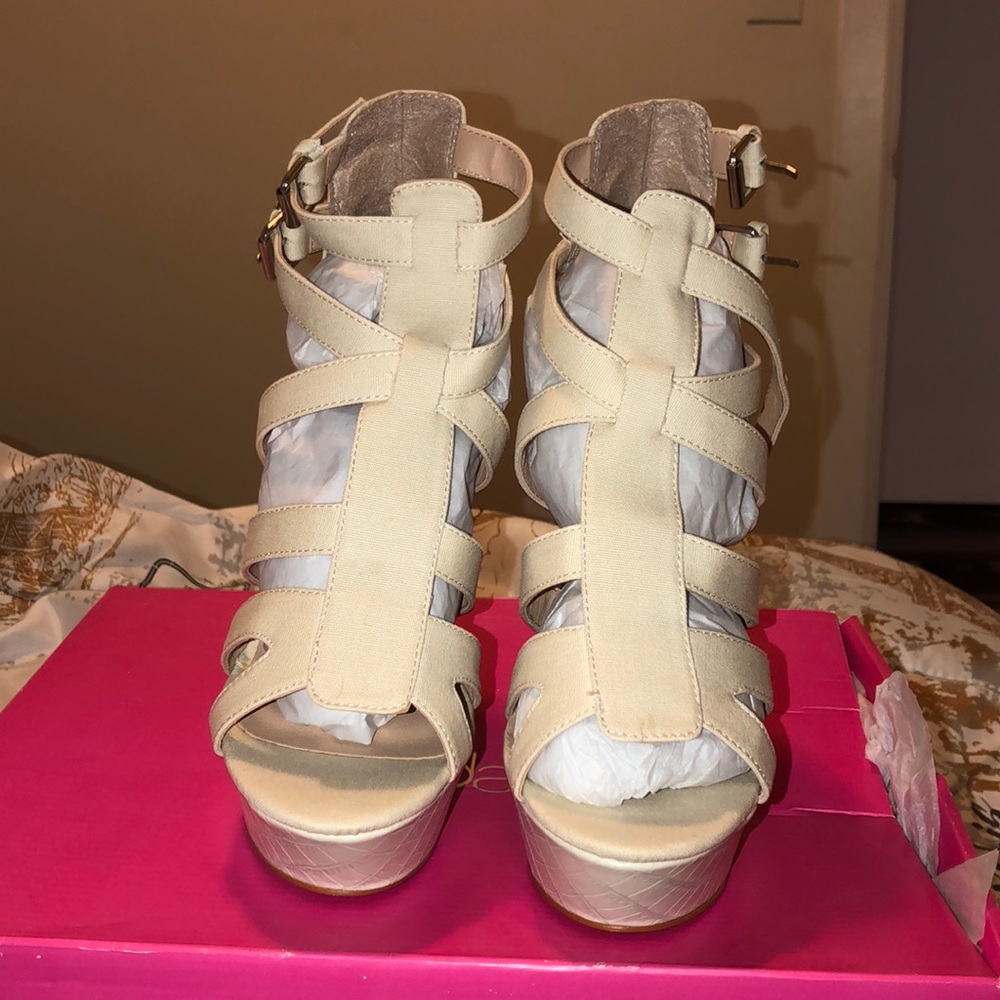 Women’s wedge heels